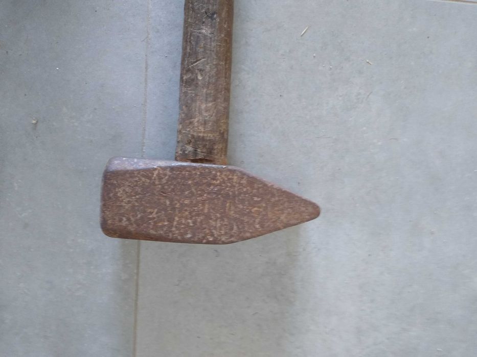 Młot 8kg młotek  budowlany ślusarski do gospodarstwa.