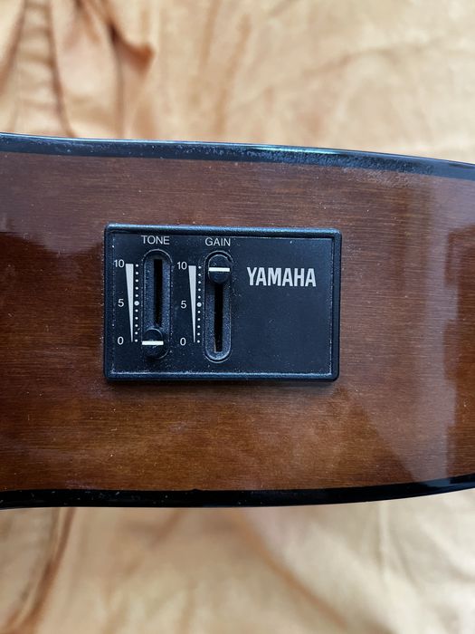 Guitarra Clássica Eletrificada Yamaha CX40