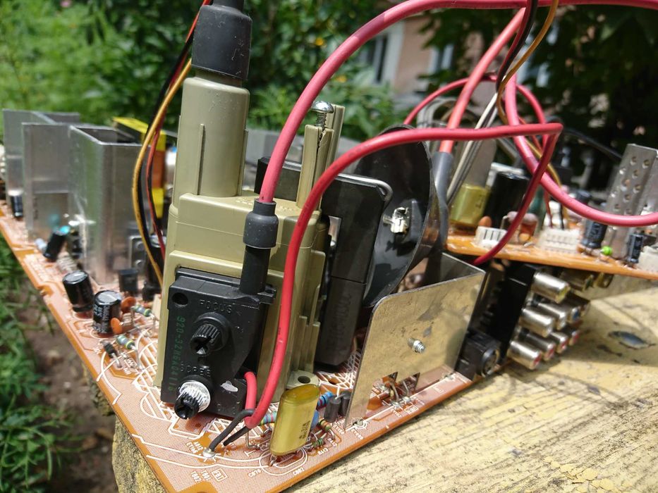 Sony 8-598-858-00 HR7946 Sony® KV-AZ21M91 FD Trinitron