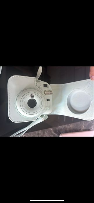 Aparat z etui Nowe Instax