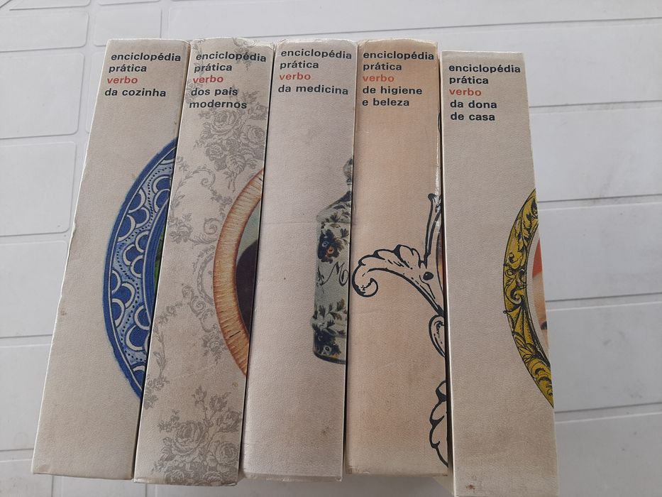 Conjunto de Enciclopédias Verbo de 1977