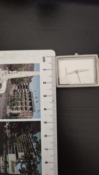 Relógio Azzaro em pele