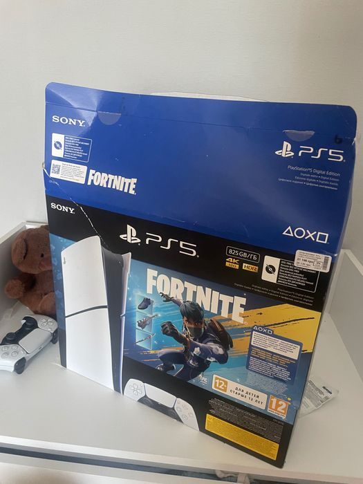 Play Station 5 slim 825gb