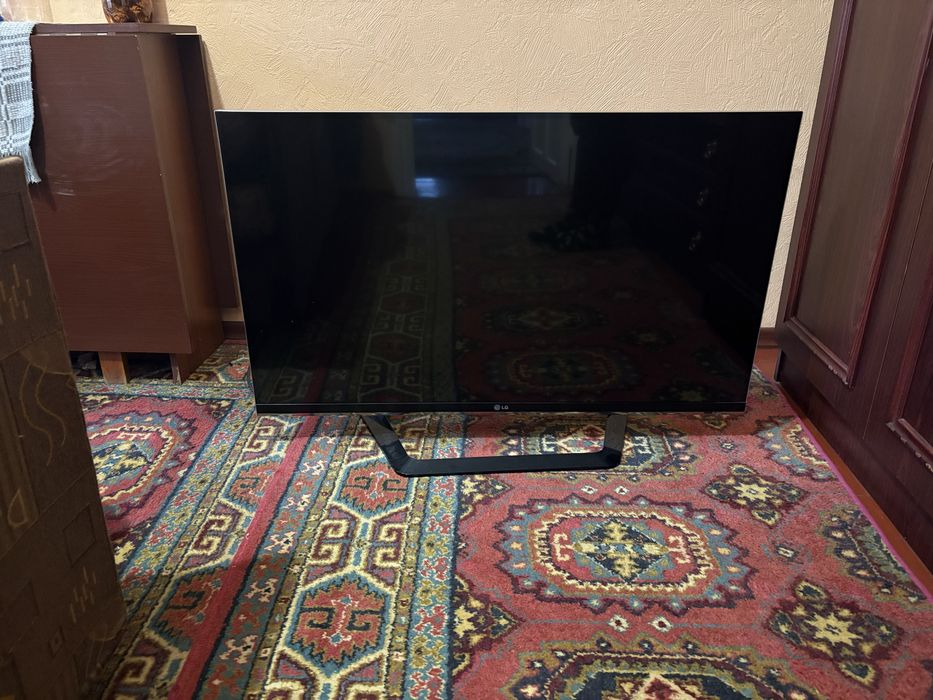 Телевизор LG 42LM660T