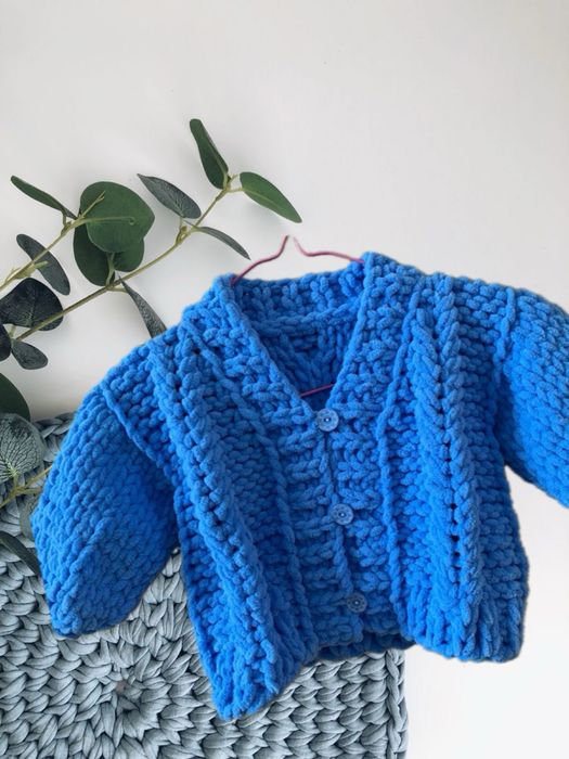 Дитячий светрик ручної роботи