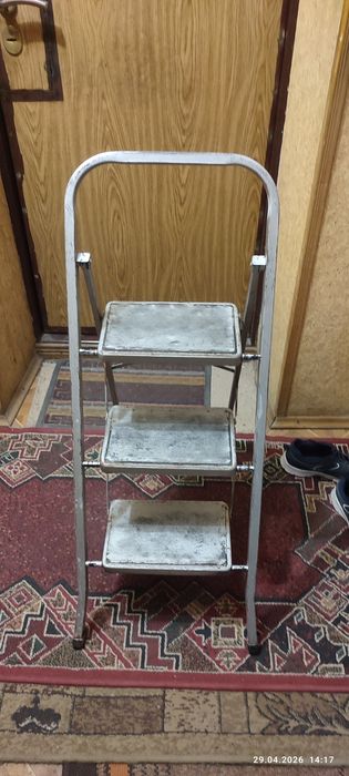 Продам стремянки б/у