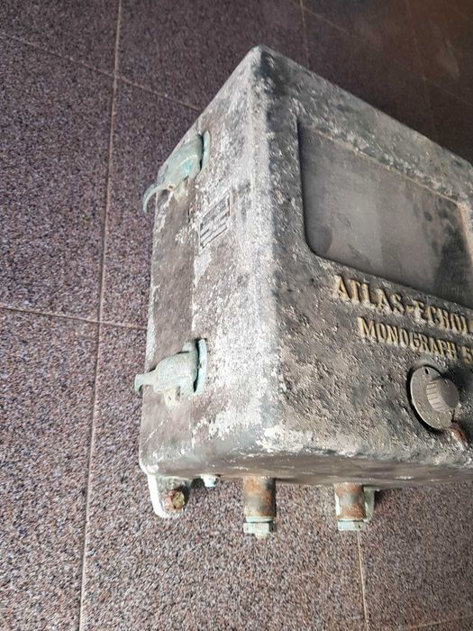 peça decorativa Atlas-Echolot monograph 58 echo-locator