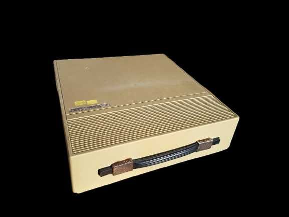 Máquina de escrever manual Triumph-Adler Contessa