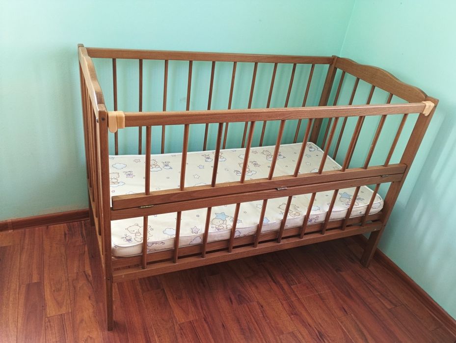 Дитяча колиска з маятником + матрас