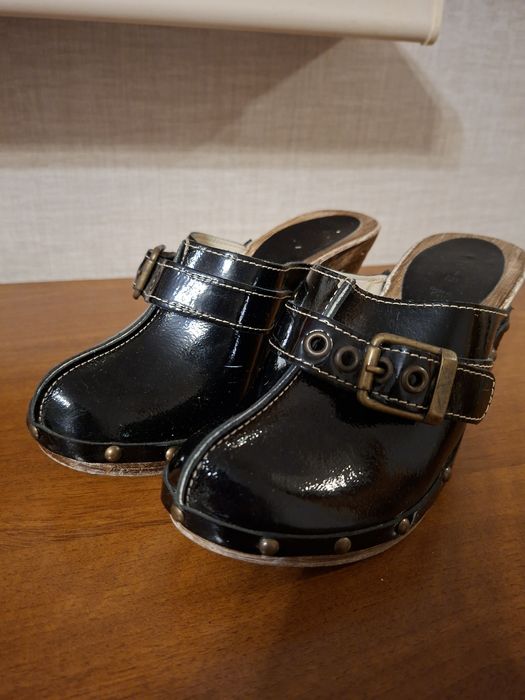 Продам взуття жіноче б/у у гарномустані