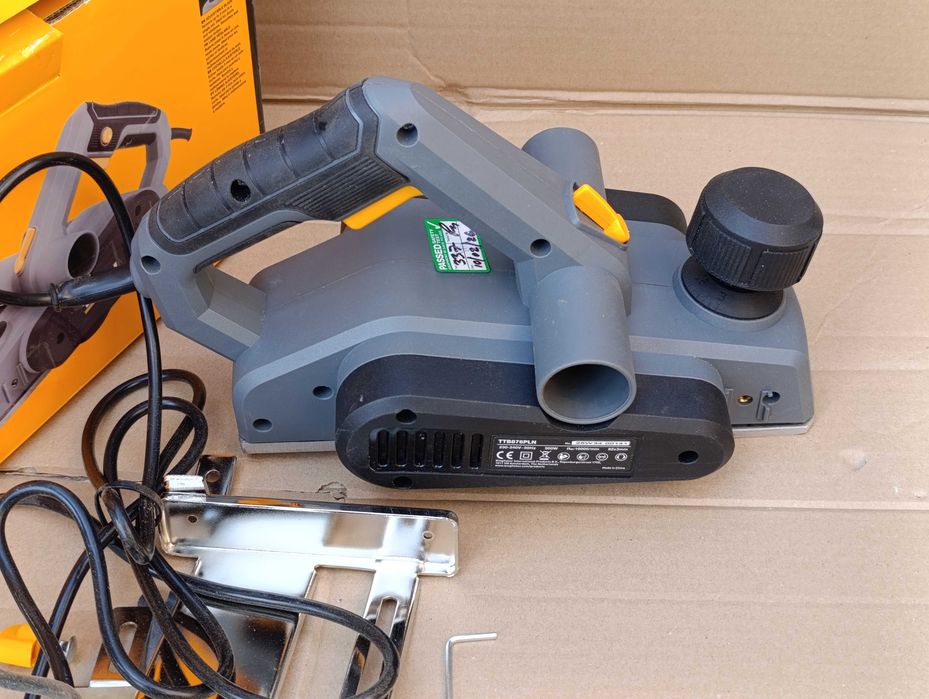 Strug hebel elektryczny Titan TTB876PLN 900W heblarka ręczna 82mm JAK NOWY