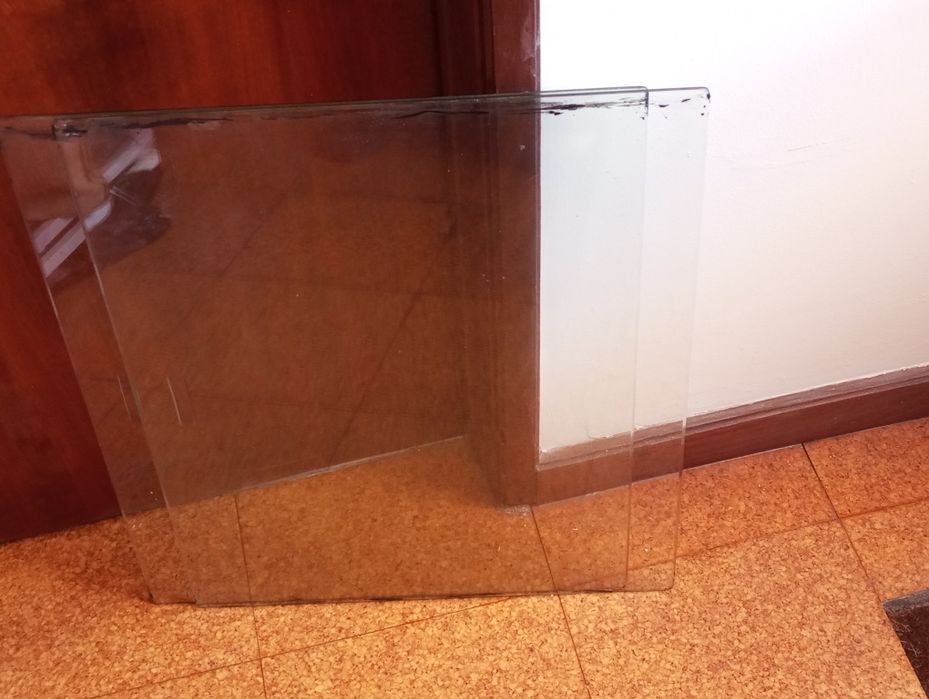 2 vidros de armário