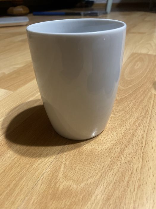 Komplet kubków bialych bez ucha.