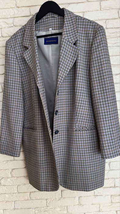 Піджак зі 100 відсоткової шерсті!!! В ідеальному стані.Розмір М