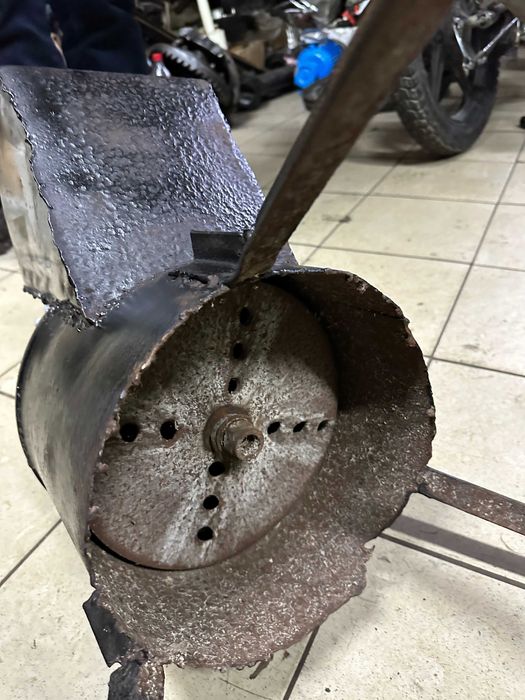 КОРМОРЕЗКА  220\380 Вт. Электродвигатель 2.2\940 Об