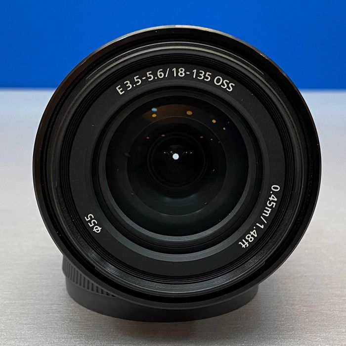 Sony E 18-135mm f/3.5-5.6 OSS