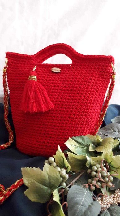 Czerwona torebka handmade ze sznurka bawełnianego