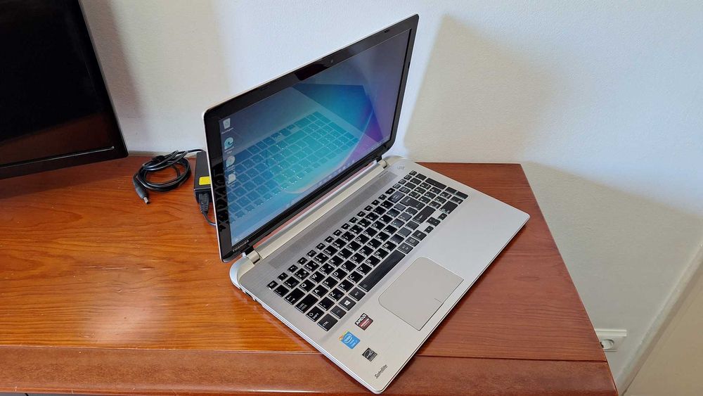 Toshiba S50 Core i7 3.1GHz- 8GB Ram- SSD 480GB- Radeon 2GB