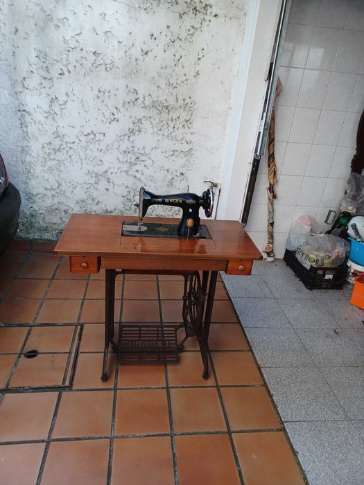 Maquina de Costura Singer Antiga