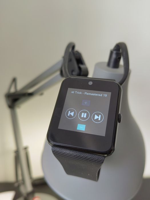 Smartwatch (suporta: BLUETOOTH, SIM e cartão MicroUSB)