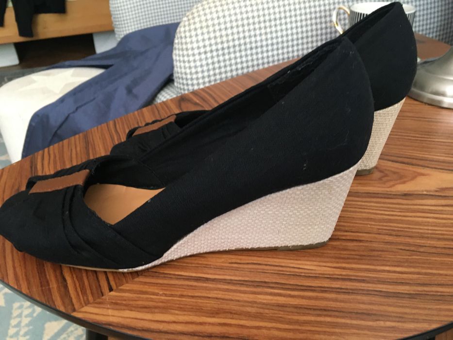 ALDO - przepiękne buty z na koturnie, odkryte palce, na uroczystość 39