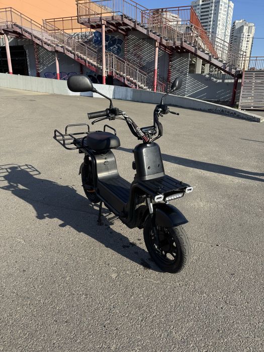 Електроскутер 150 км запас хода 50ah 1200w Aima