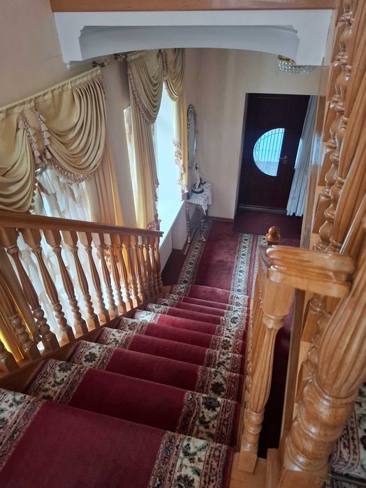 Продам унікальний будинок на Генерала Арабея
