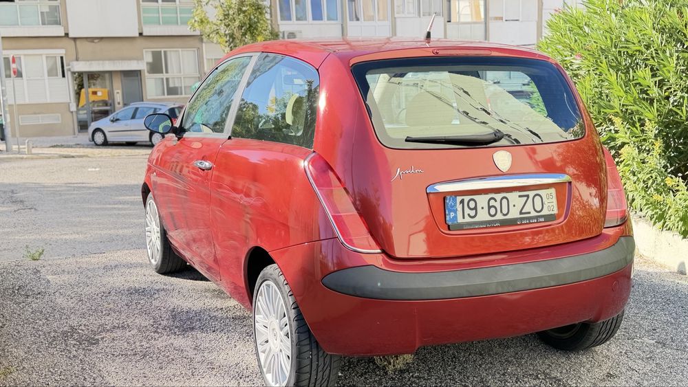 Lancia ypsilon 2005