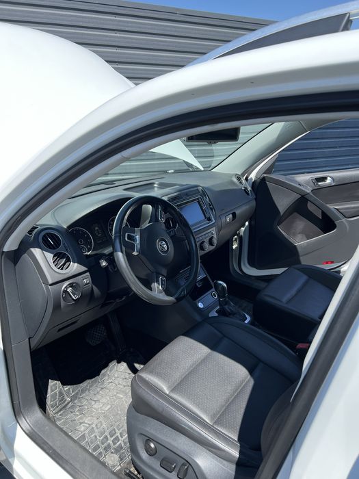 Volkswagen Tiguan 2016 2.0 бензин автомат