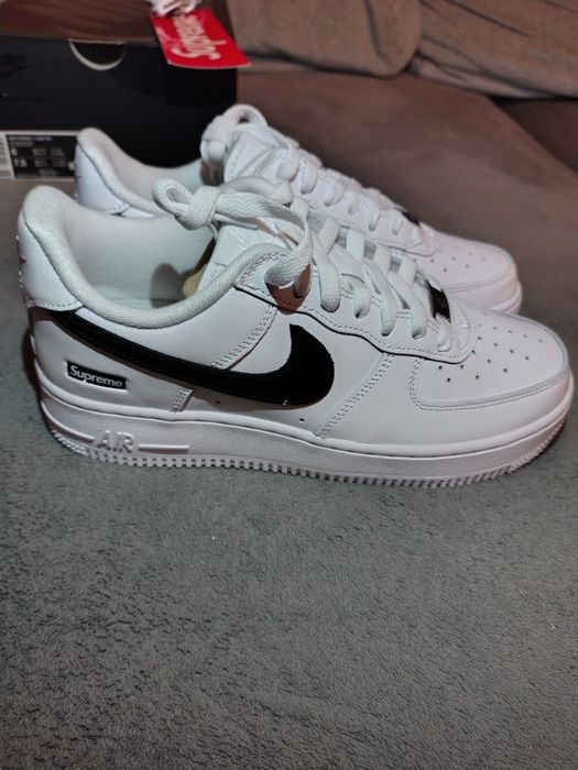 Supreme X Nike Air Force 1 Low