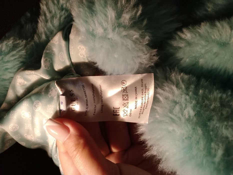 Casaco Guess cor turquesa