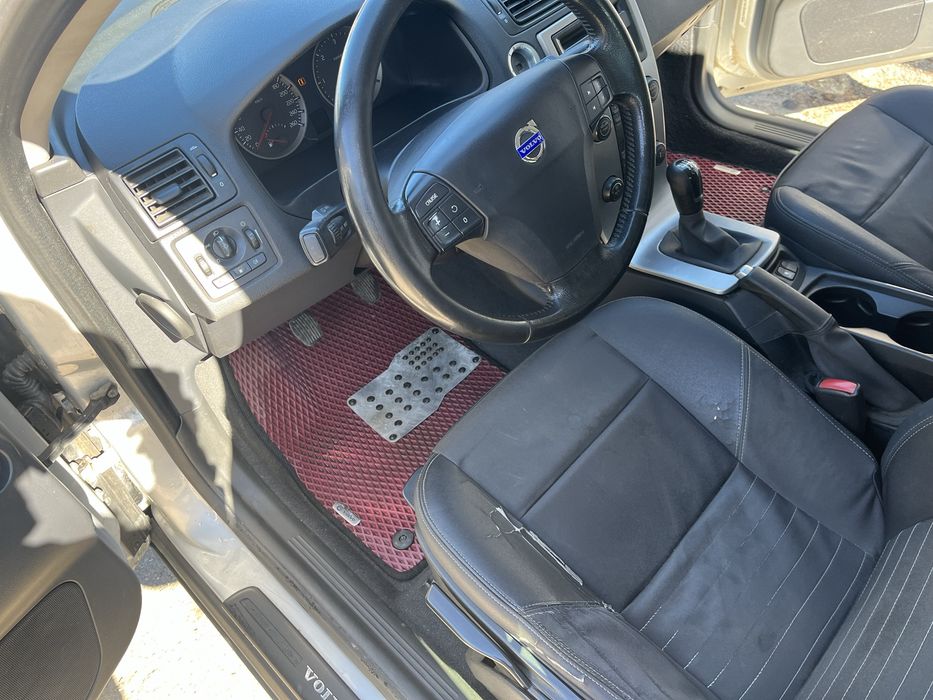 Volvo v50 2005 2.0d механіка