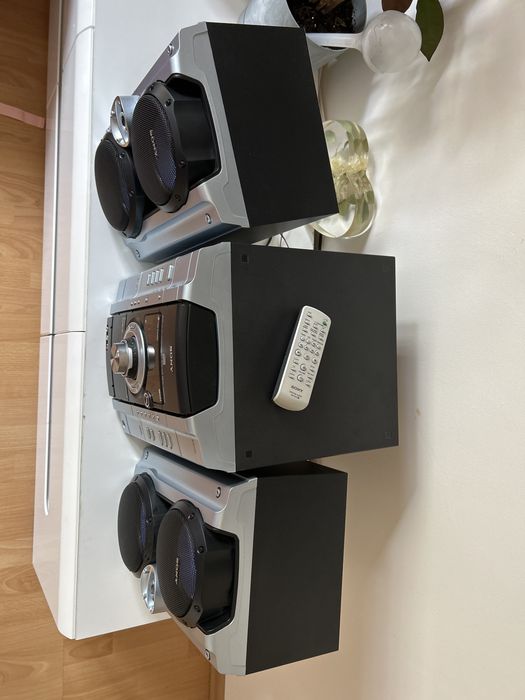 Sony mini wieża stereo + 2 głośniki – mocny dźwięk, klasyczny design MHC RG222 mini Hi-Fi component system