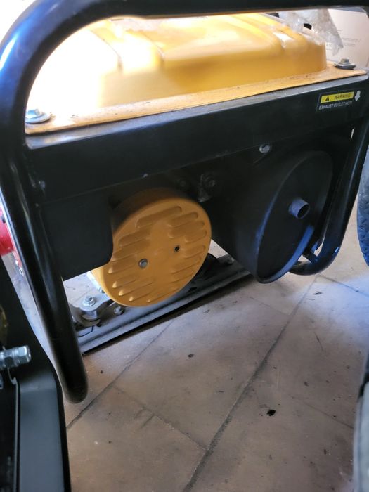 Генератор бензиновий