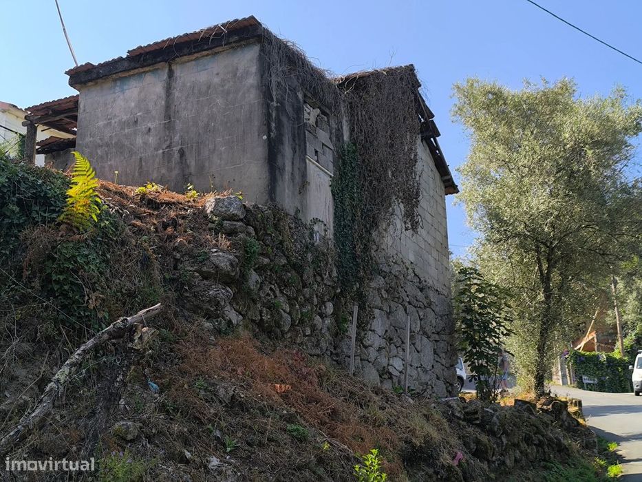 Casa para Restauro em Boivães – Ponte da Barca