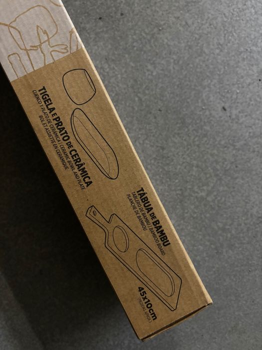 RAW tábuas de tapas com duas tigelas