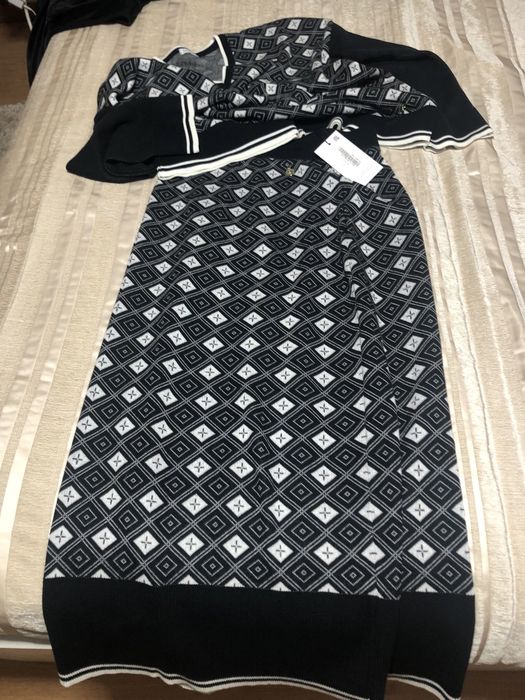 Conjunto preto e branco saia camisola Guimanos