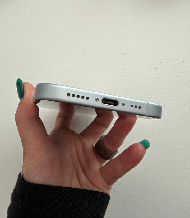 iPhone 15 niebieski 256GB
