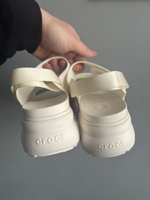 Crocs Soho Y Strap Sandal білі босоніжки тапки жіночі женские пин