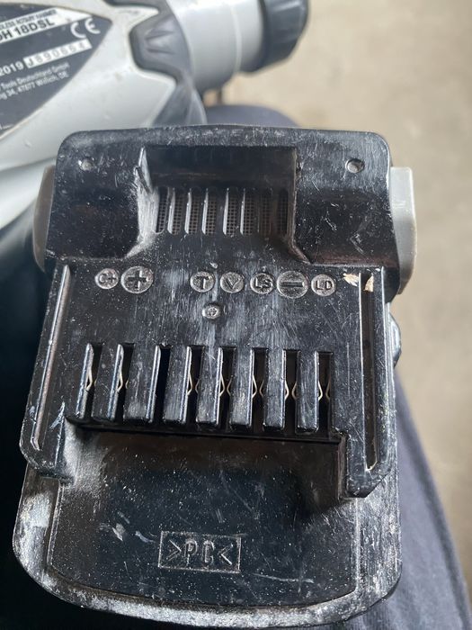 Акомуляторний перфоратор