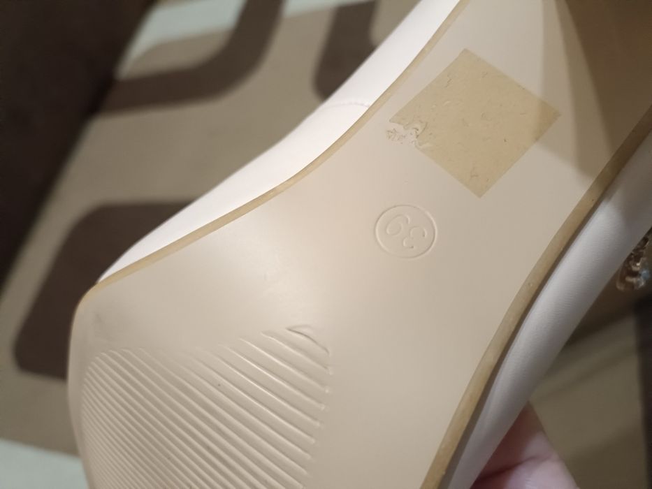 Туфлі бежеві 39р шкіра