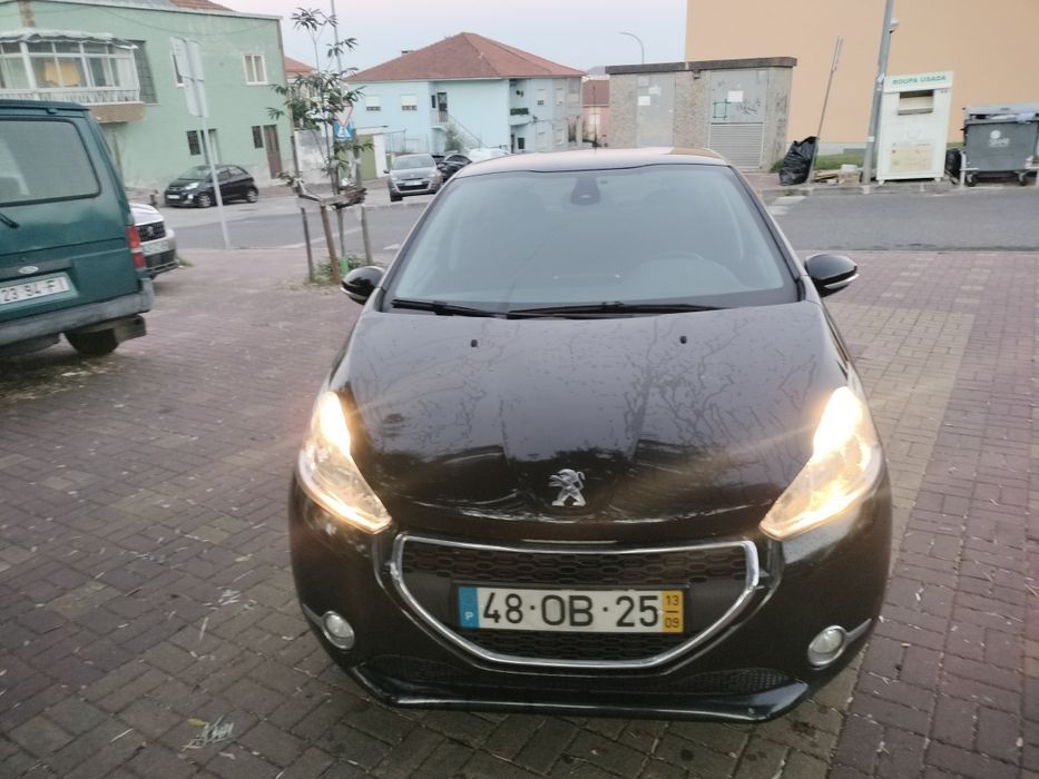 PEUGEOT 208 1.2. — photo 5
