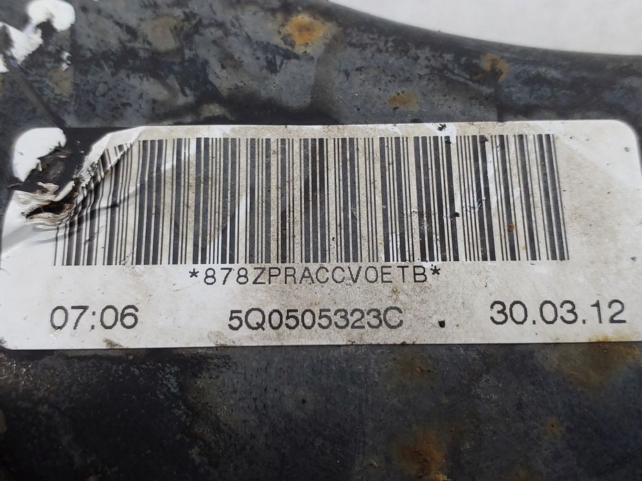 Braço de suspensão trás esquerdo VOLKSWAGEN Golf VII (5G1, BQ1, BE1, B
