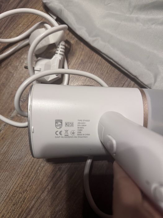 Parownica do ubrań Philips STH3020