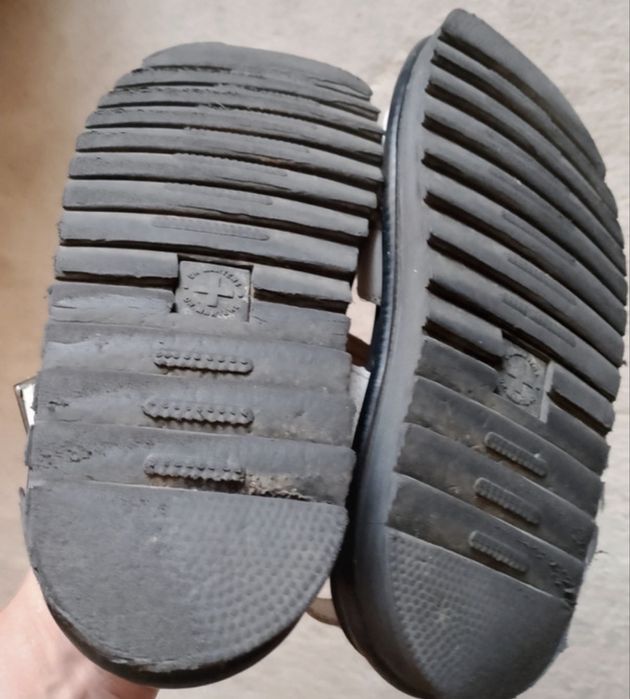 Dr. Martens sandaly 39