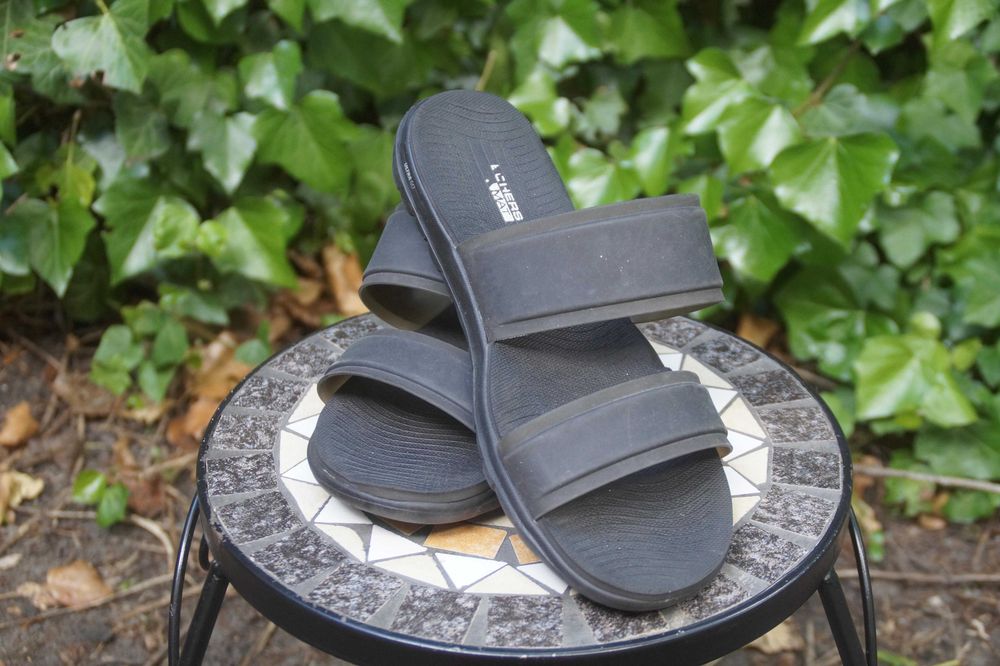 Klapki Skechers roz.40