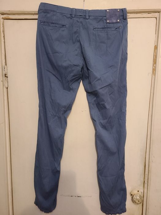 Брюки-чиносы Sartoria Tramarossa.