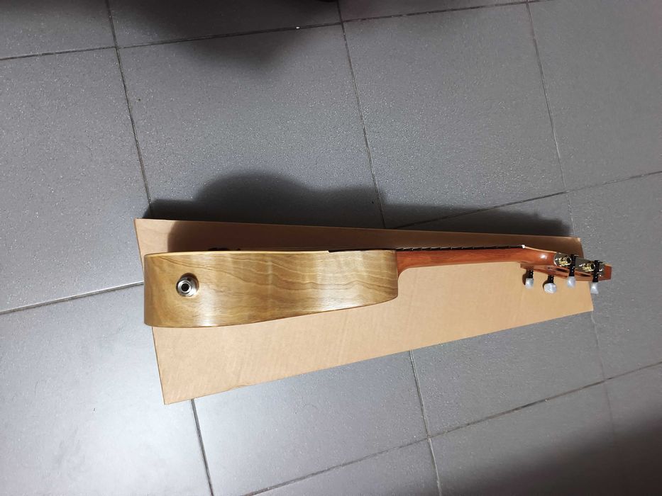 Cavaquinho português 4 cordas elétrico