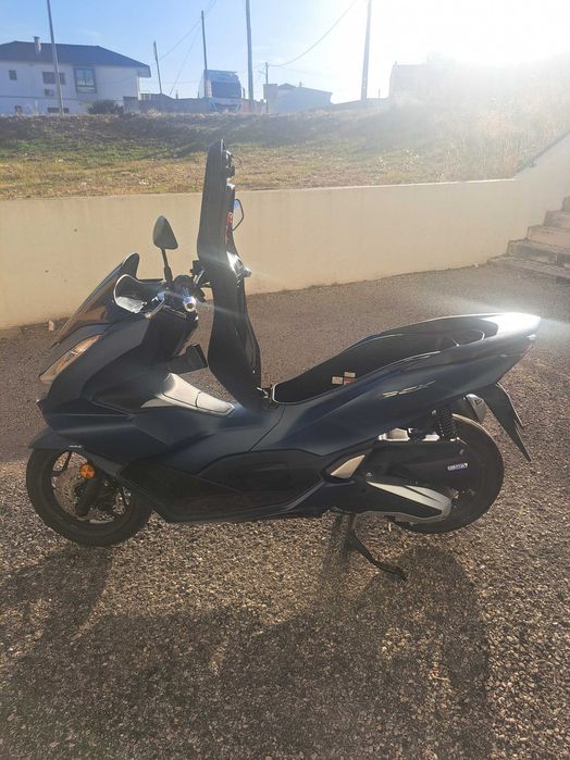 Mota scooter HONDA PCX 2024