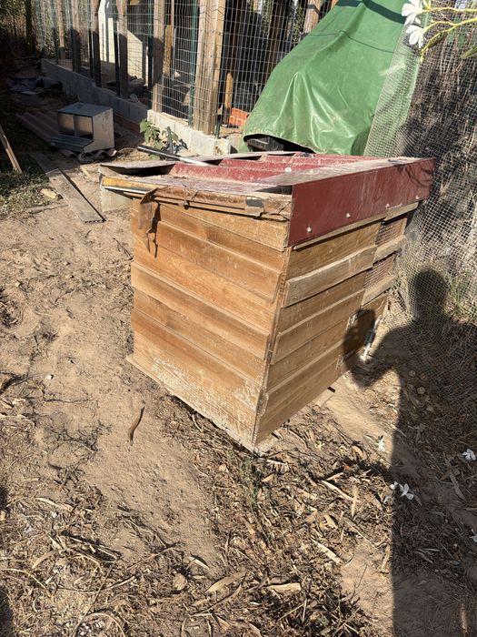 Casa animais casota com madeira tratada com rede interna e chapa por cima casota cao gato galinhas passaros coelhos